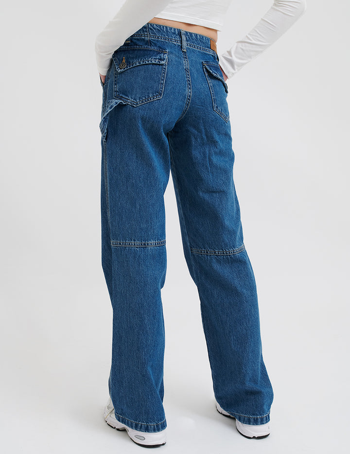 Jeans worker