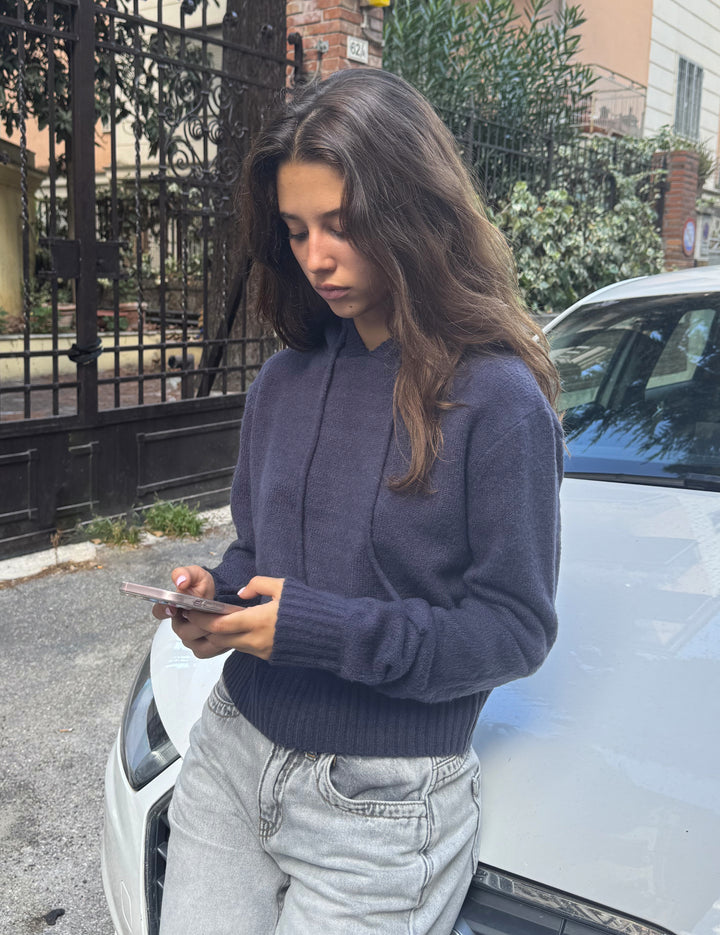 Maglione con cappuccio