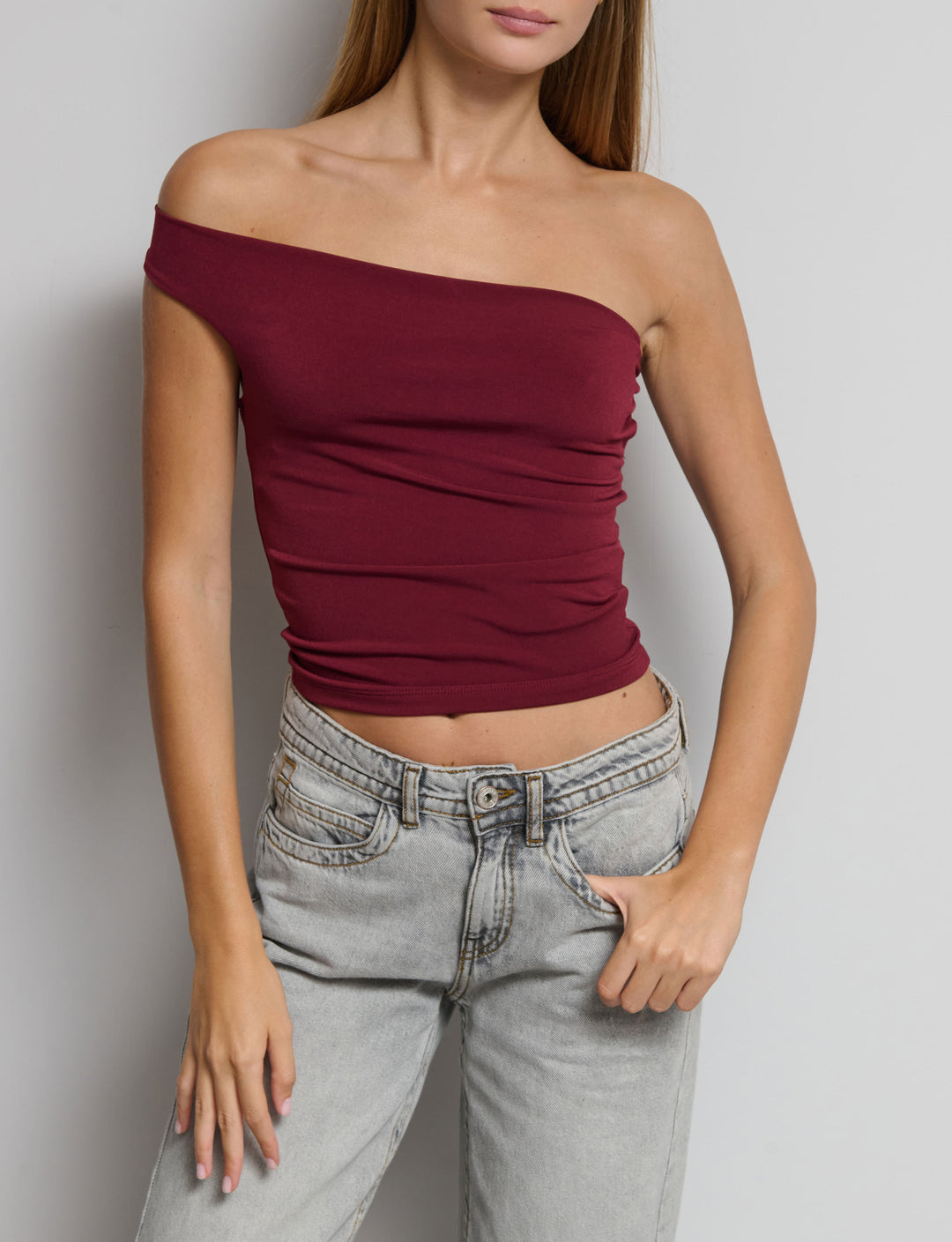 Top scollo cappuccio