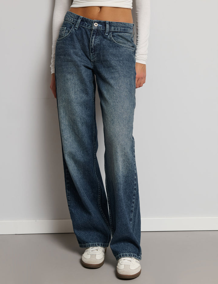 Jeans dritto con ricamo