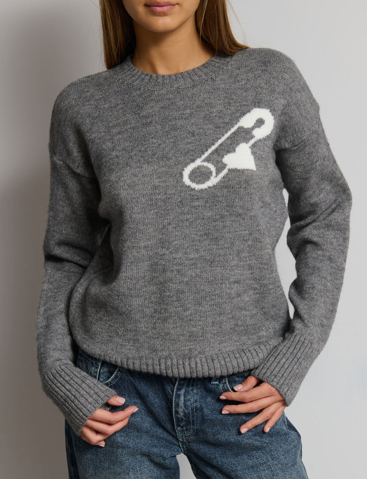 Maglione intarsio spilla con cuore