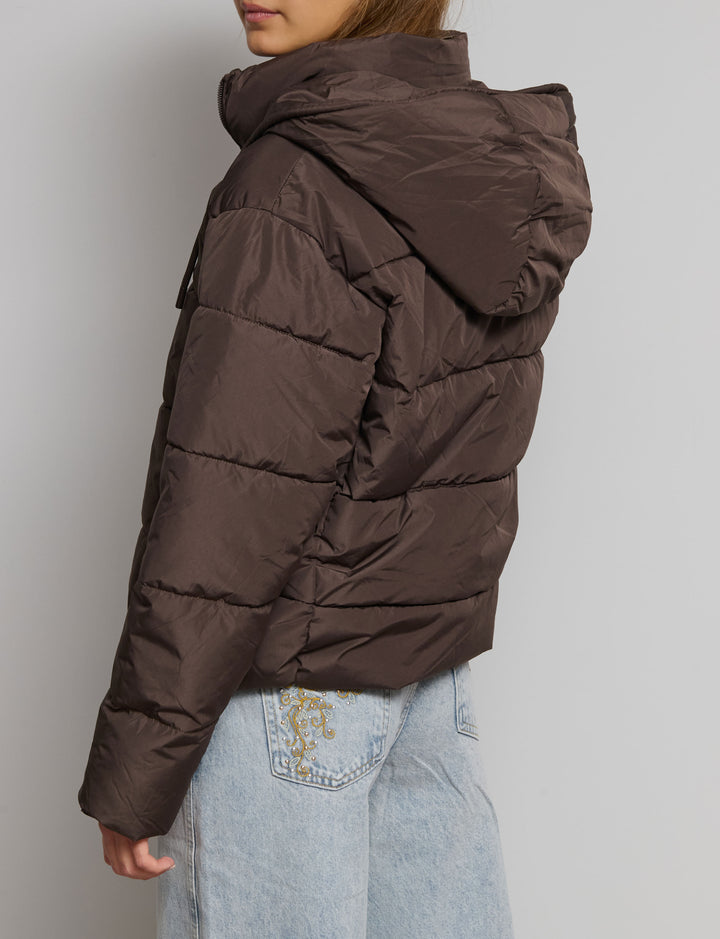 Piumino con cappuccio