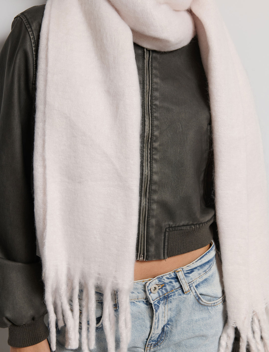 Sciarpa maxi tinta unita con frange