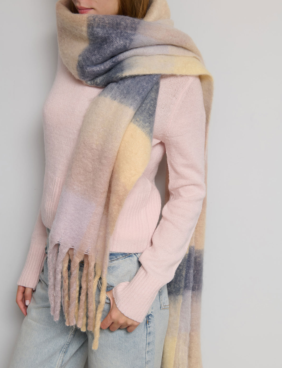 Sciarpa maxi a quadri con frange