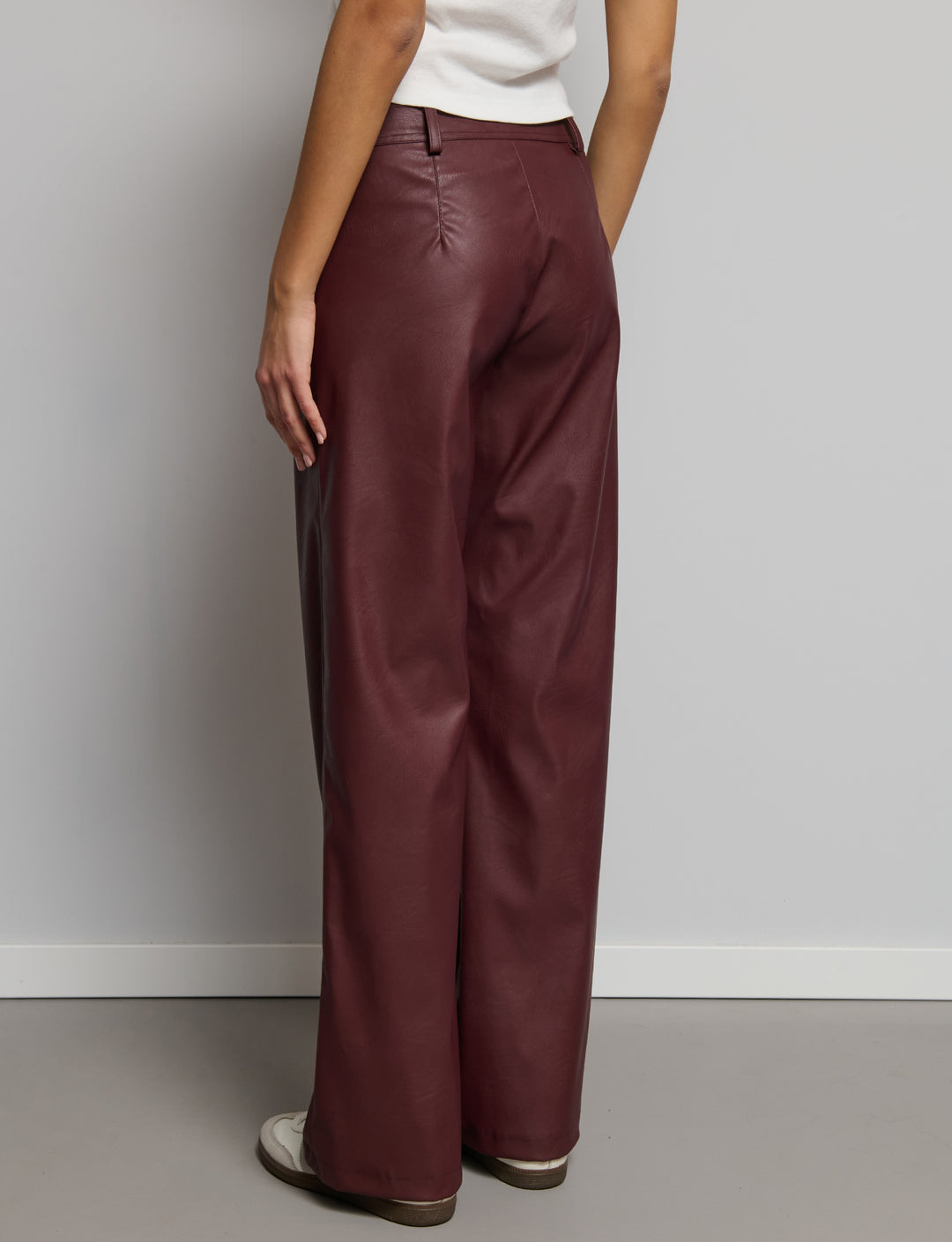 Pantalone in finta pelle