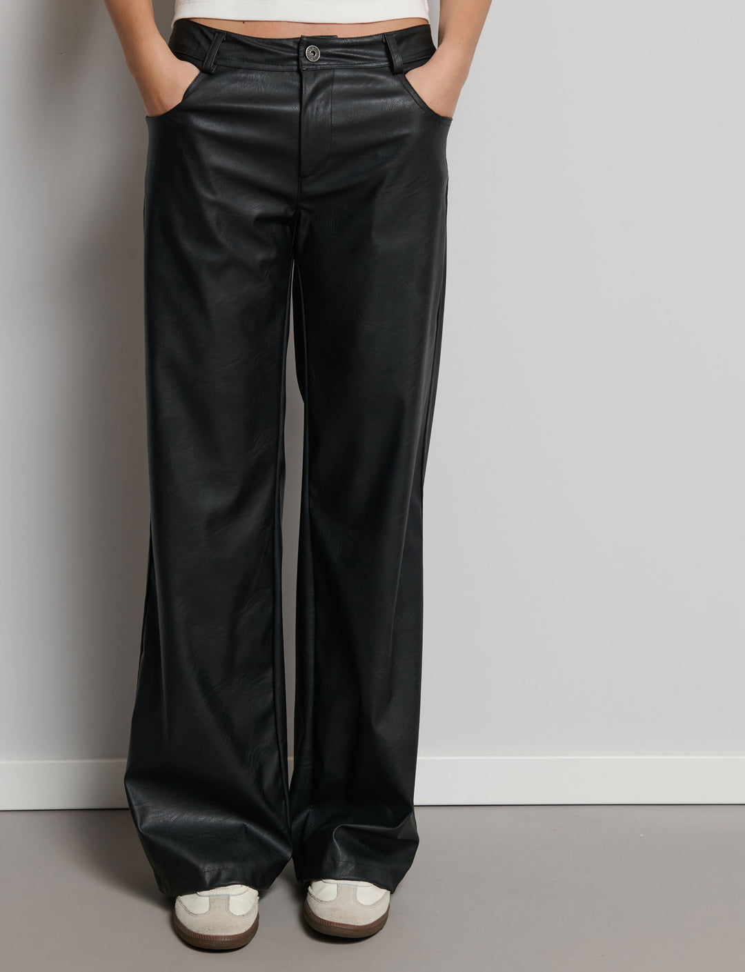 Pantalone in finta pelle