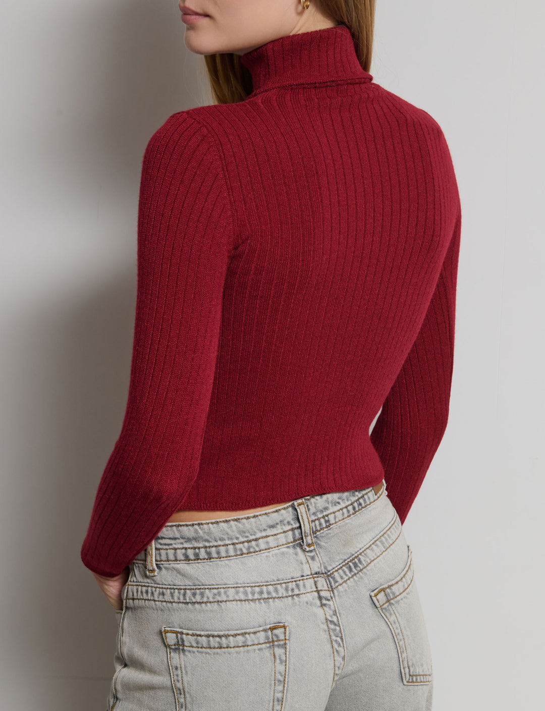 Maglioncino a collo alto in costa larga