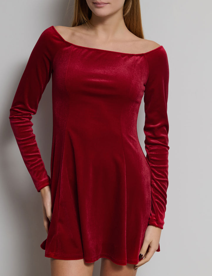 Abito offshoulder svasato in ciniglia