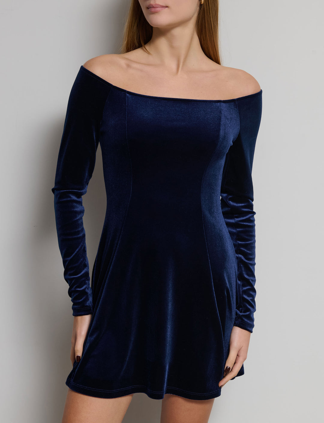 Abito offshoulder svasato in ciniglia