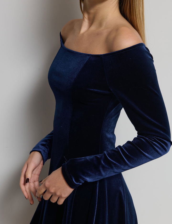 Abito offshoulder svasato in ciniglia