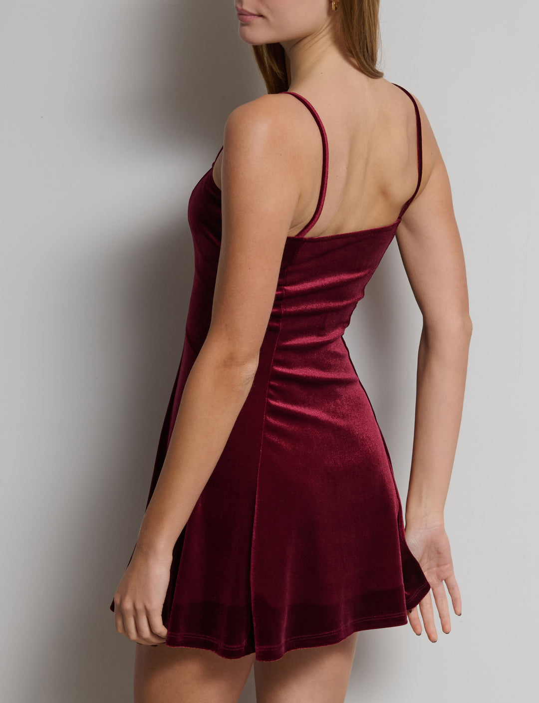 Abito in velluto con gonna svasata