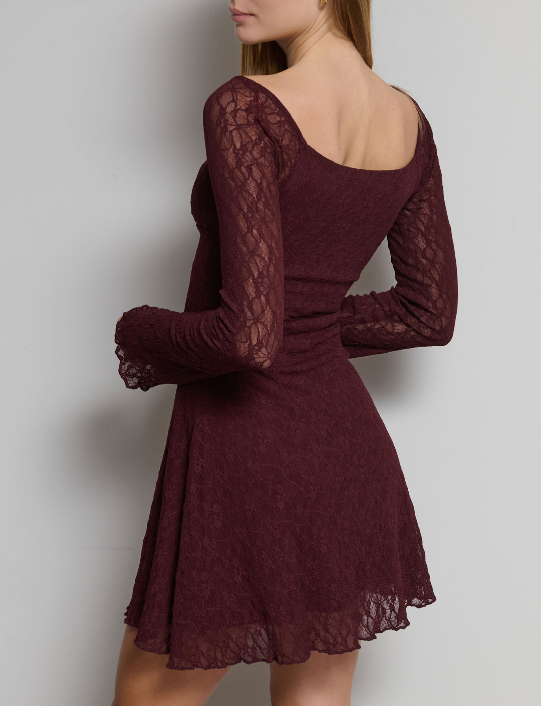 Abito pizzo gonna svasata