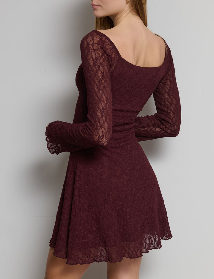 Abito pizzo gonna svasata