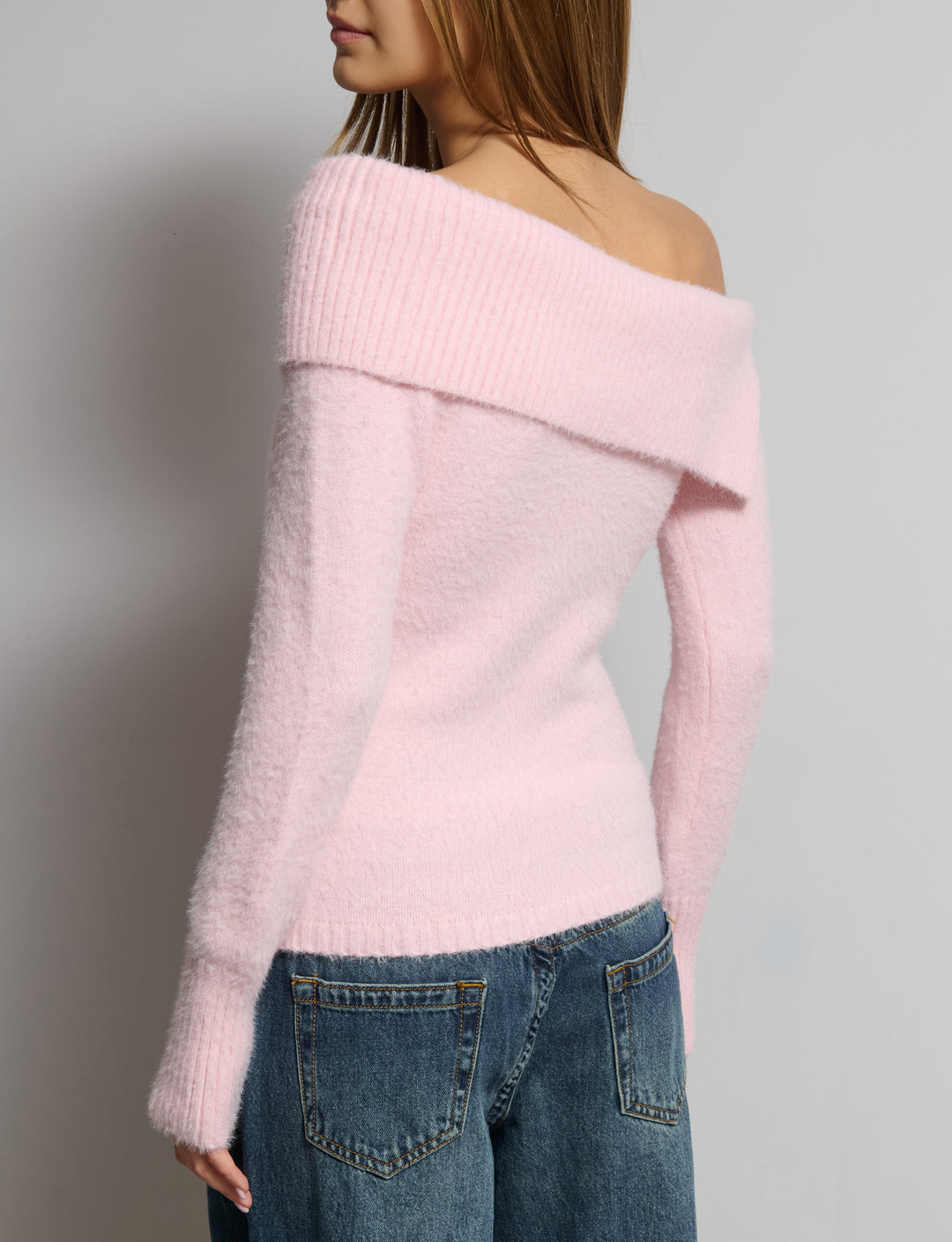 Maglione effetto pelo off-shoulder