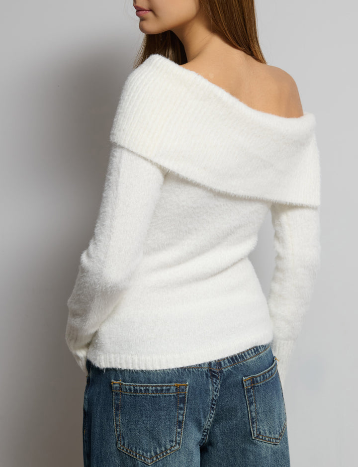 Maglione effetto pelo off-shoulder
