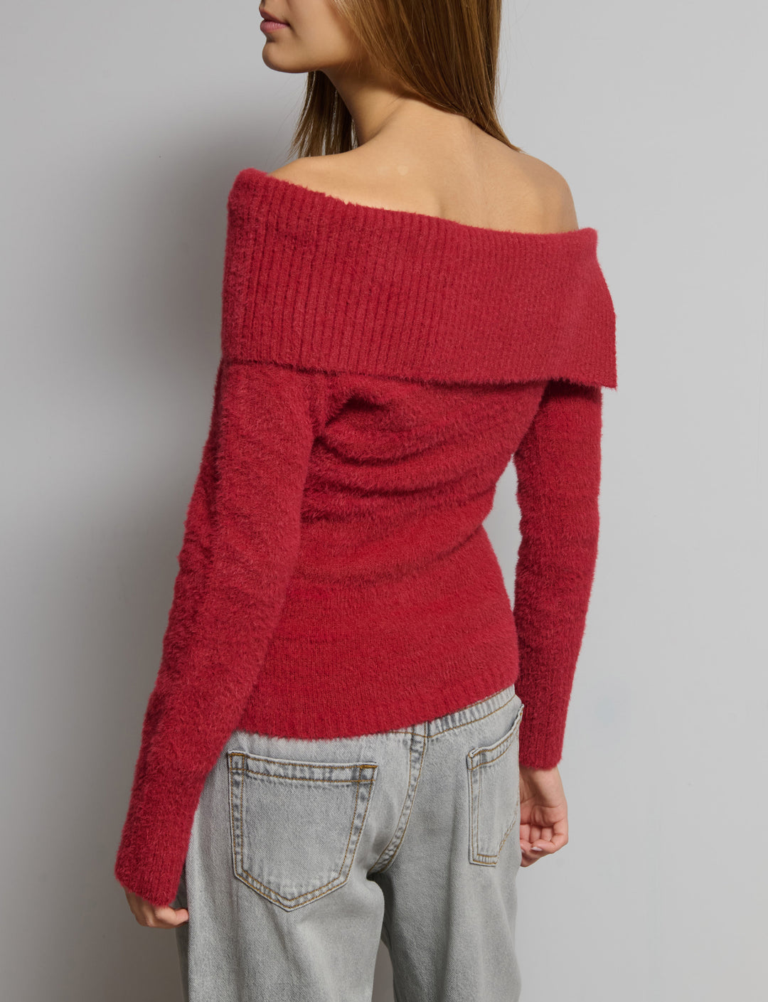 Maglione effetto pelo off-shoulder
