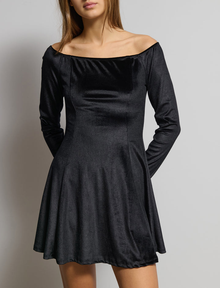 Abito offshoulder svasato in ciniglia