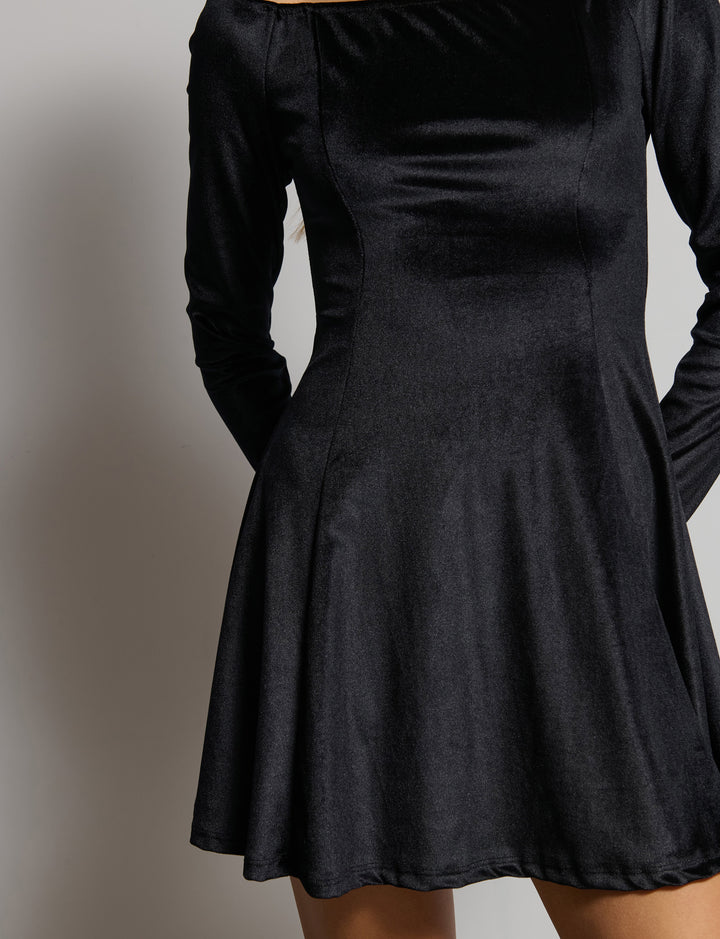 Abito offshoulder svasato in ciniglia