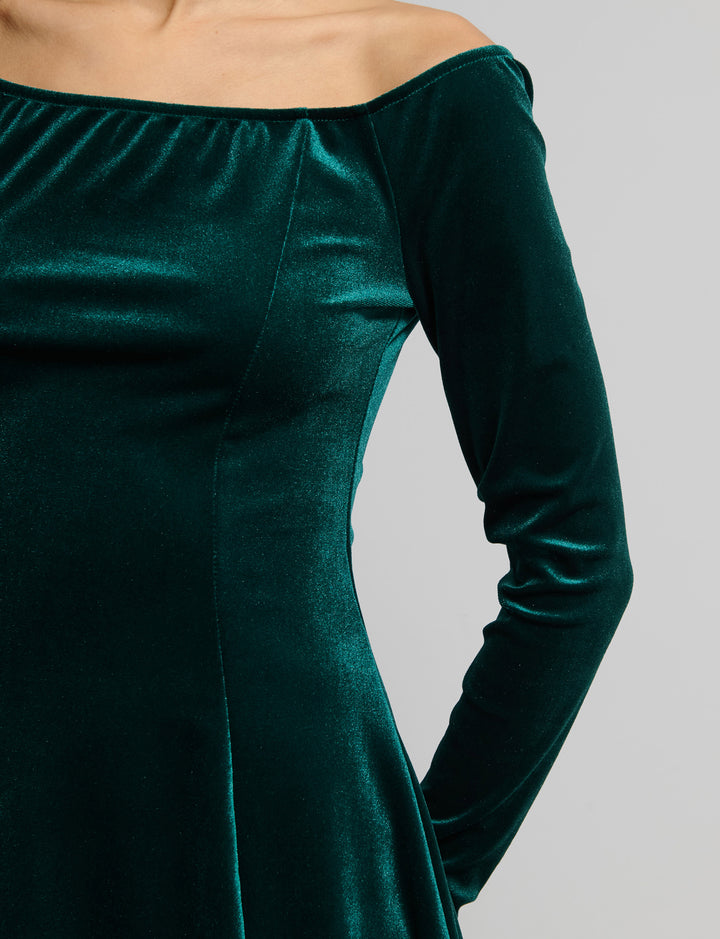 Abito offshoulder svasato in ciniglia