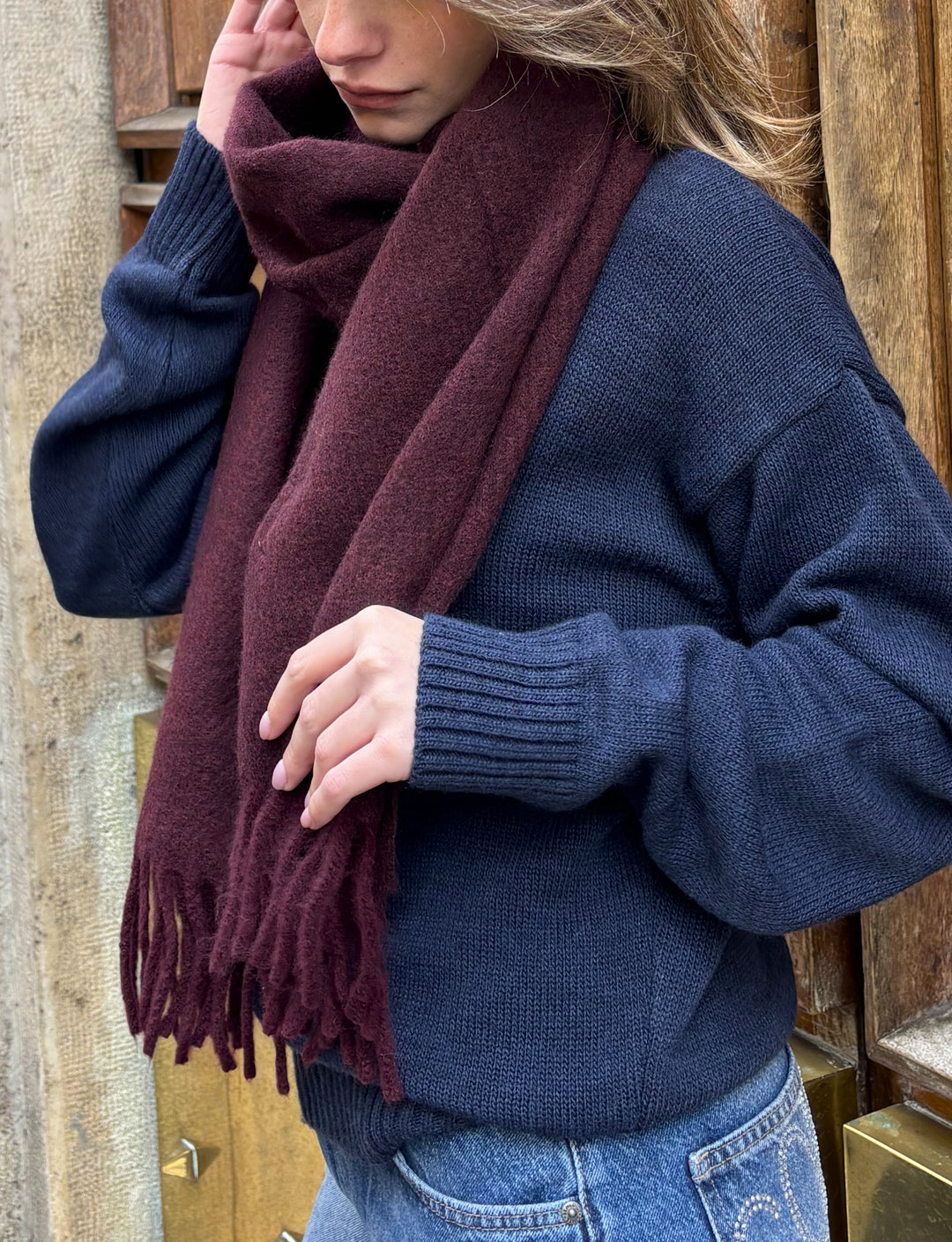 Sciarpa tinta unita con frange