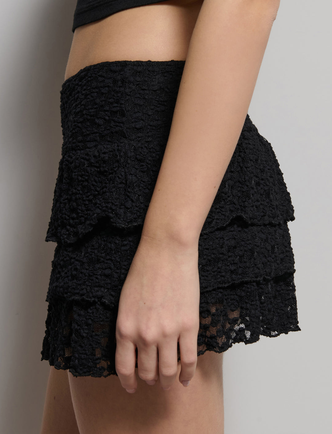 Skort in pizzo con balze
