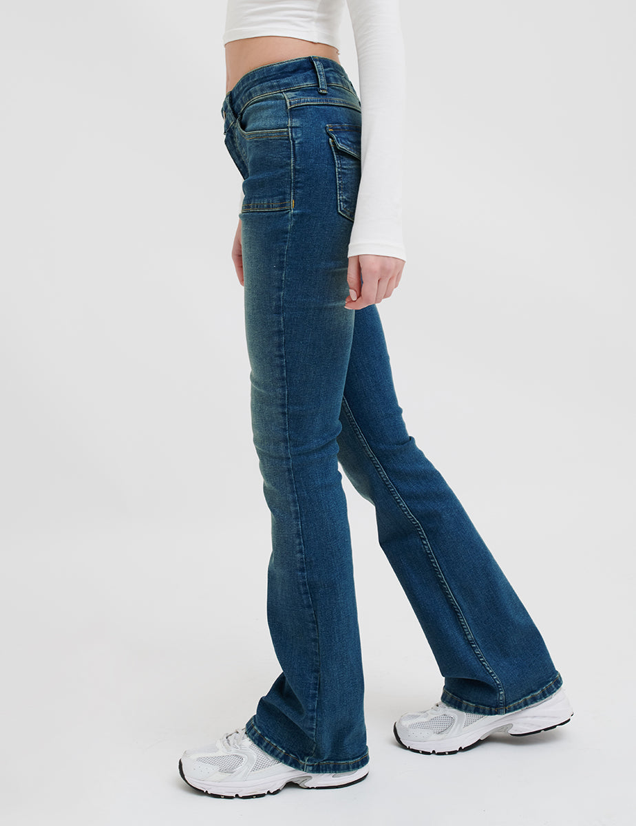 Jeans a Zampa con doppio bottone