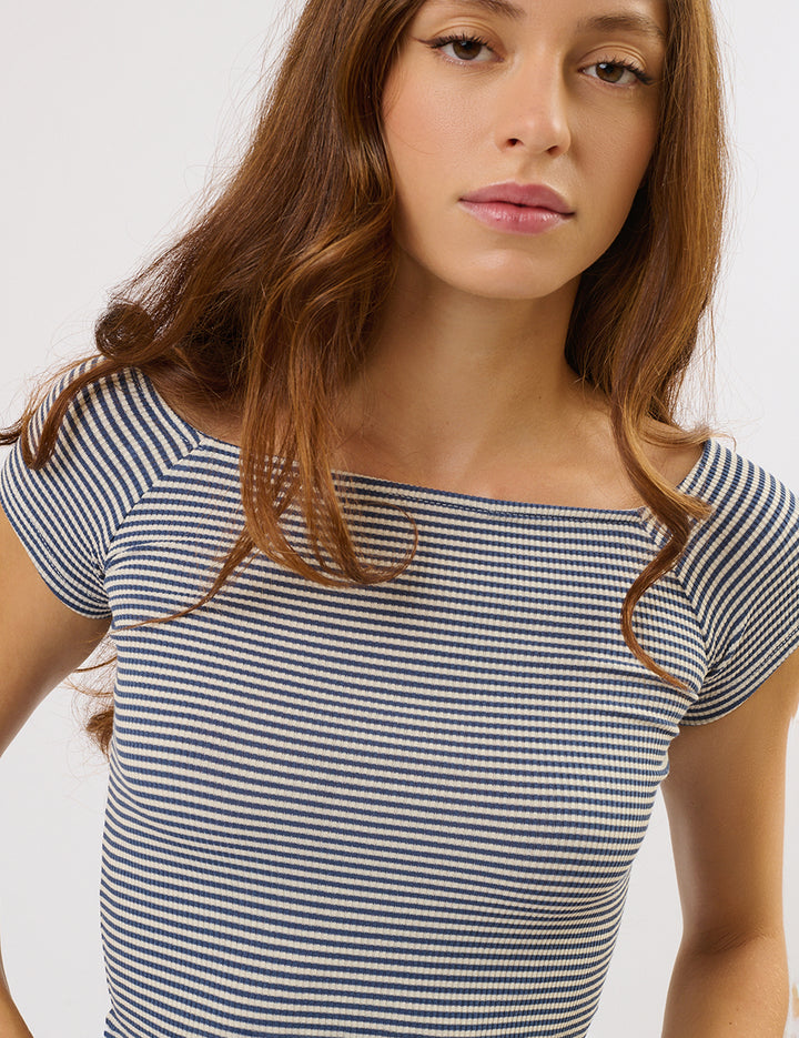 T-shirt a righe off-shoulder