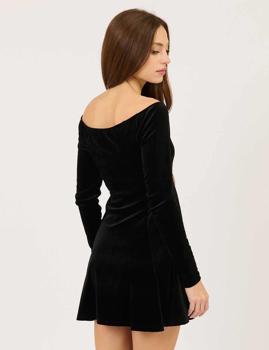 Abito offshoulder svasato in ciniglia