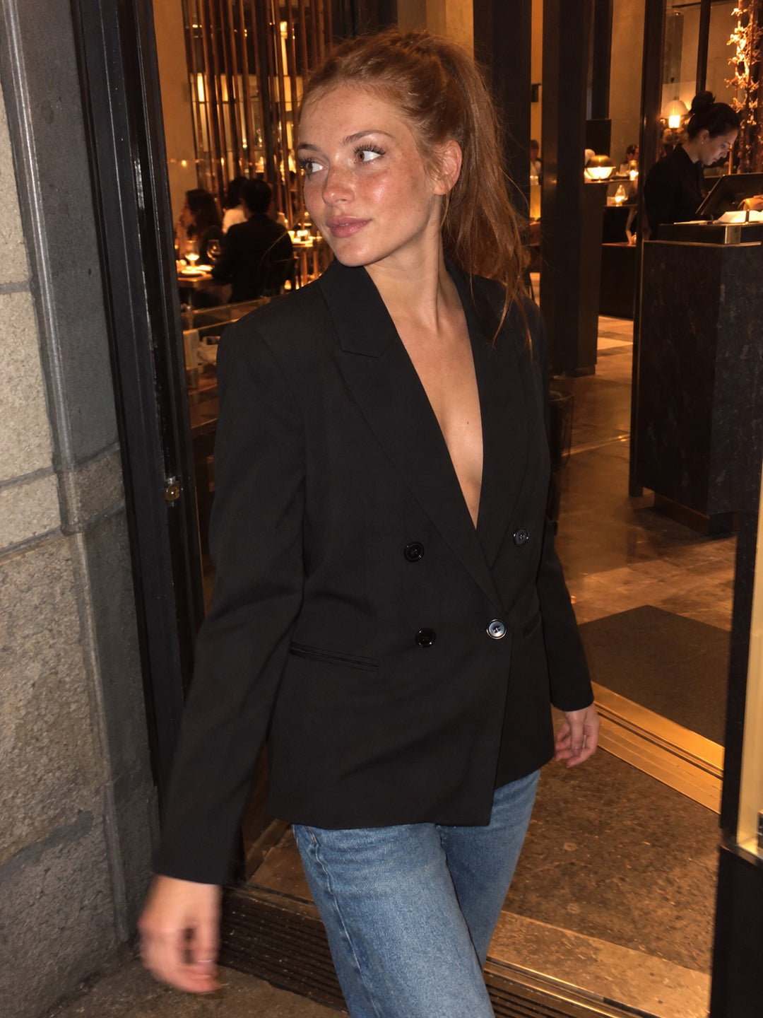 Blazer oversize nero doppio petto copertina