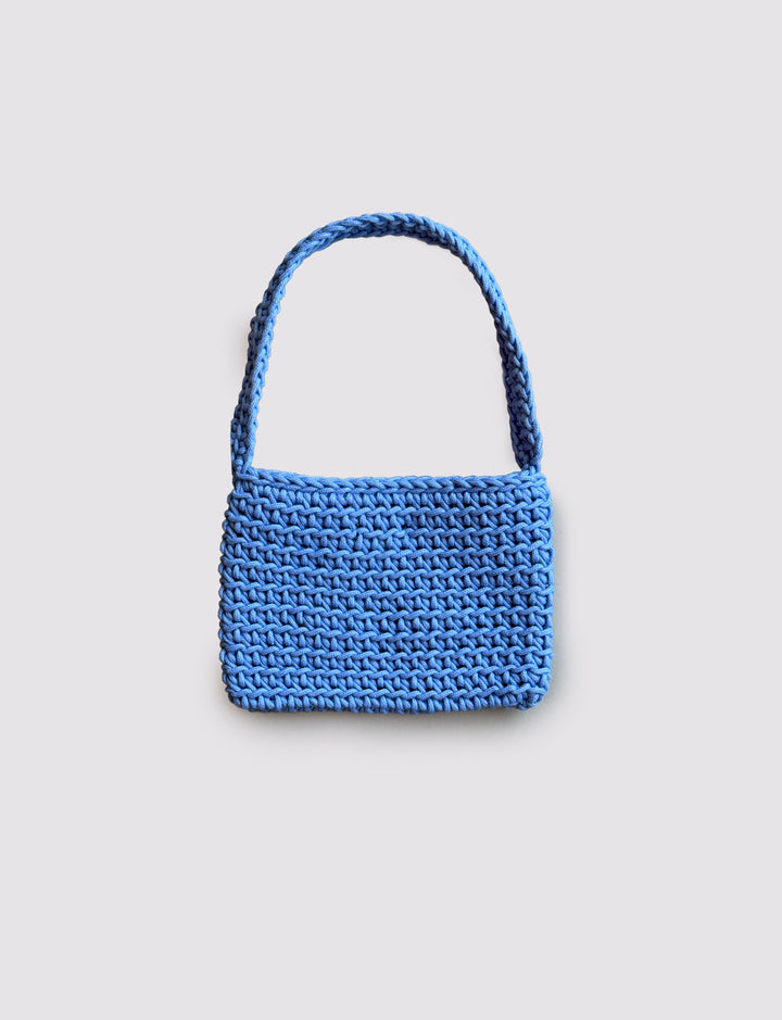 Borsa crochet blu indigo still life