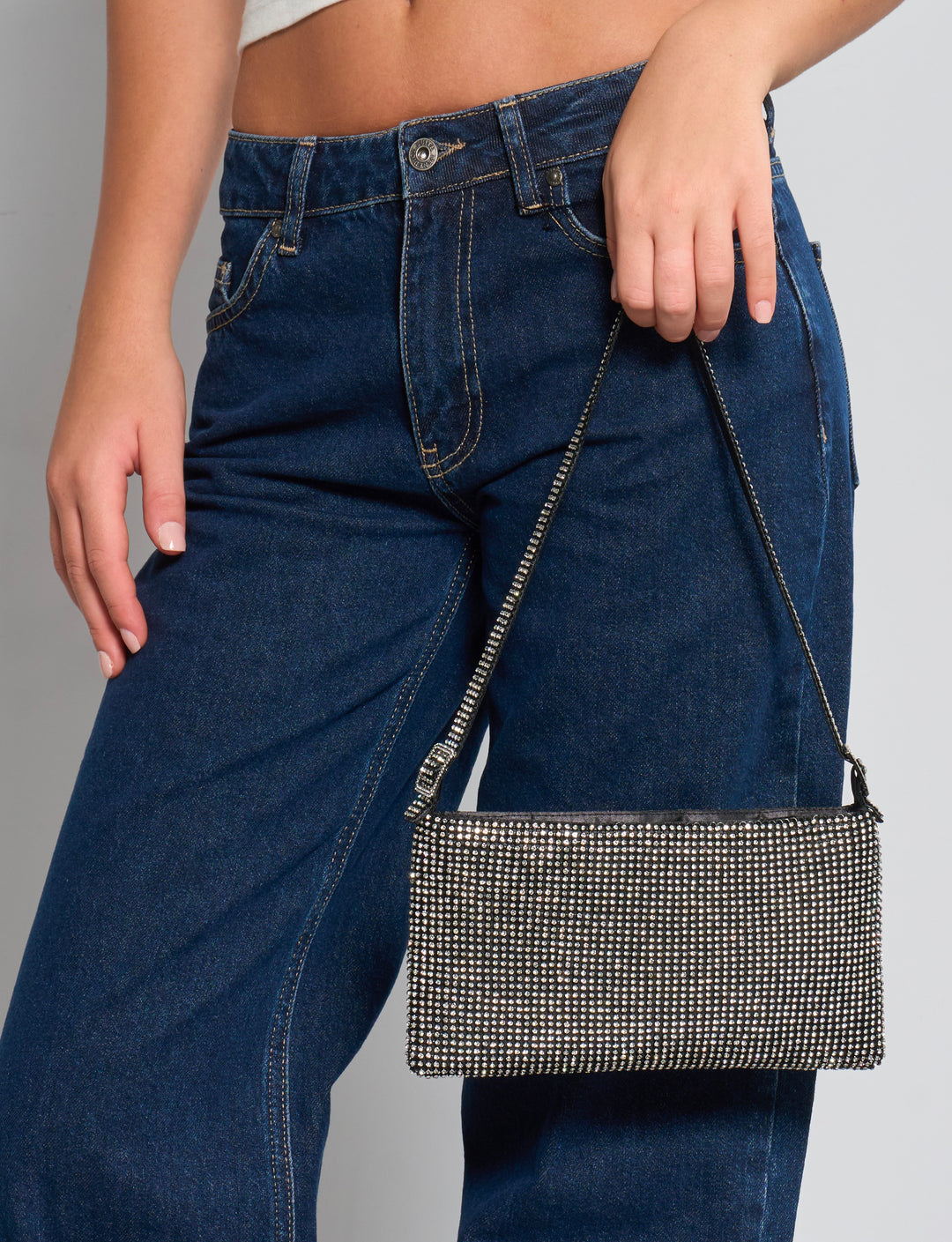 Borsa da spalla nera con strass
