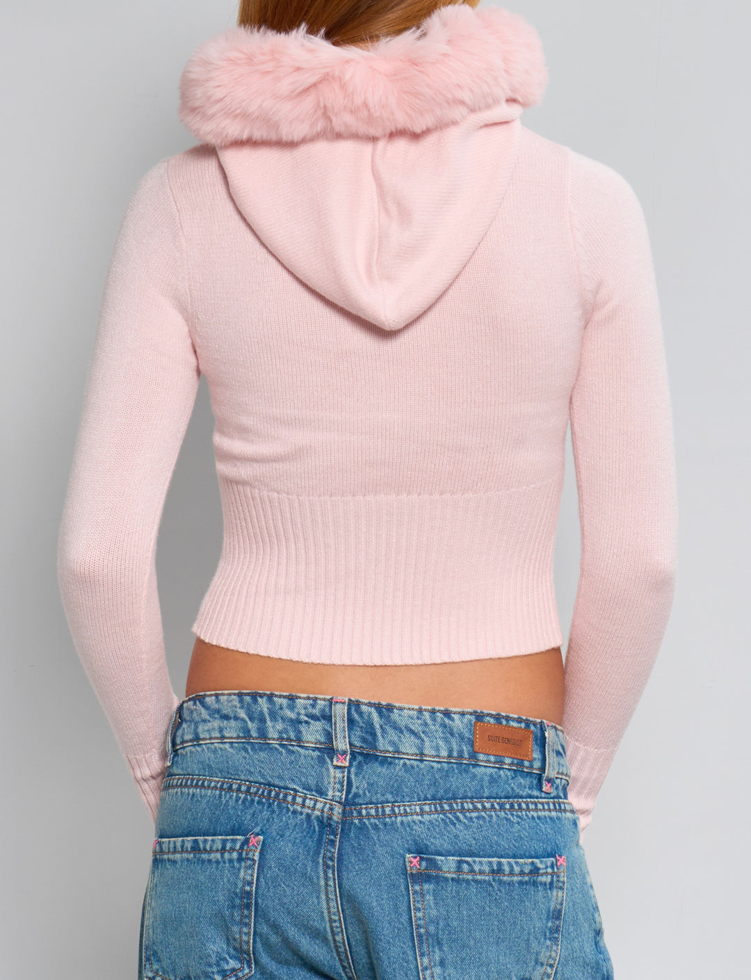 Cardigan corto rosa pastello con cappuccio e pelliccia  retro