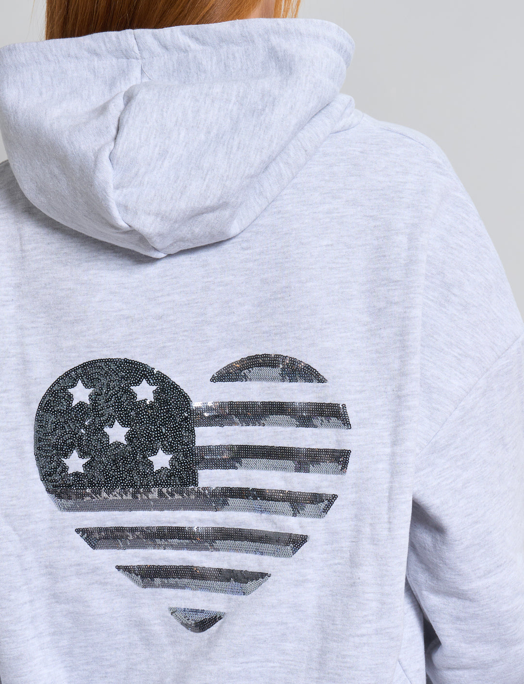 Felpa grigia oversize con cuore in paillettes retro dettaglio