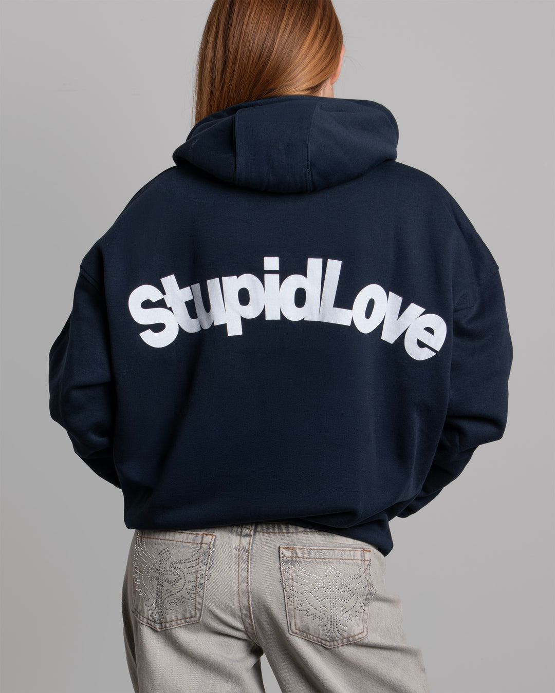Felpa oversize blu navy con scritta "Stupidlove" retro