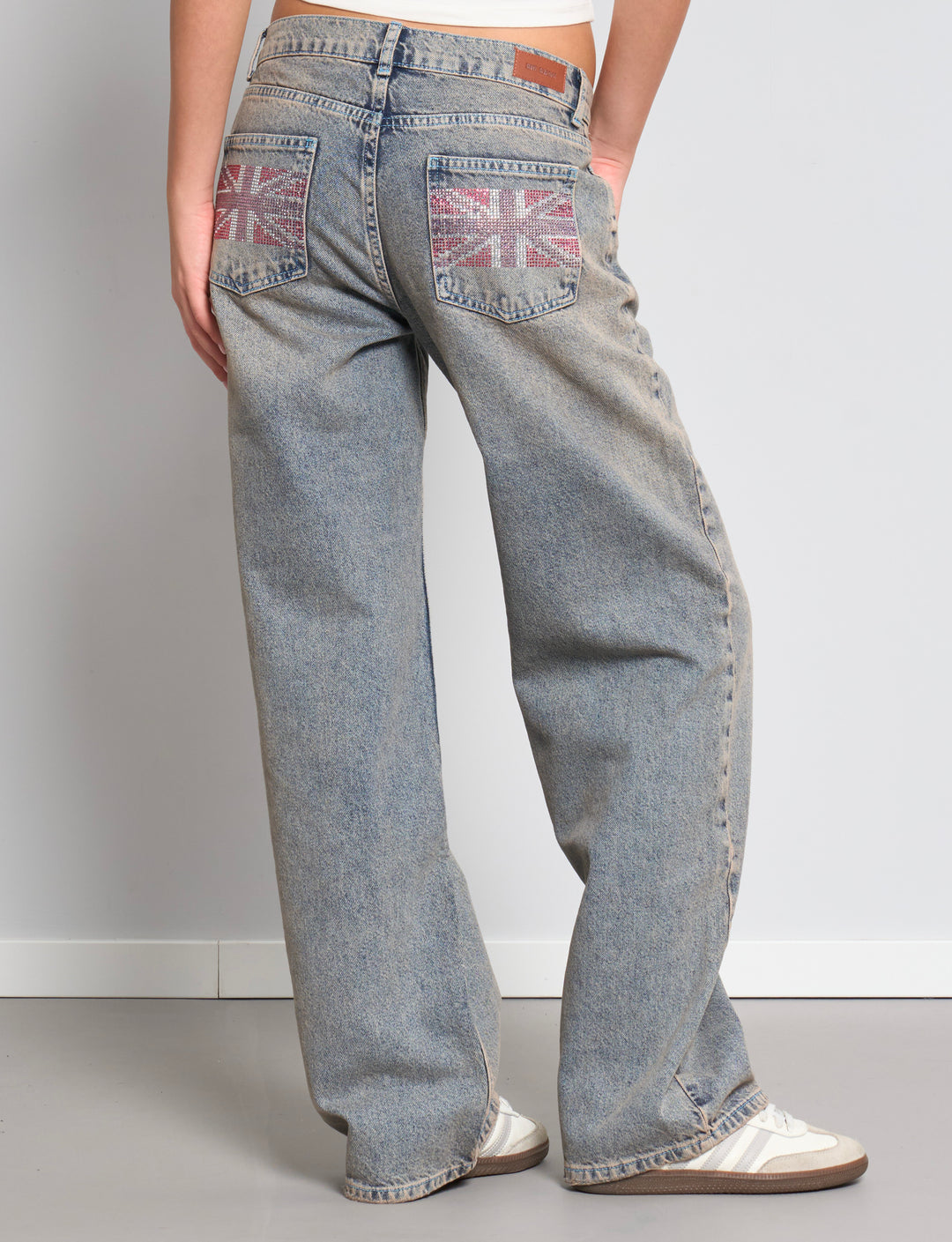 Jeans dritto con bandiera UK in strass retro