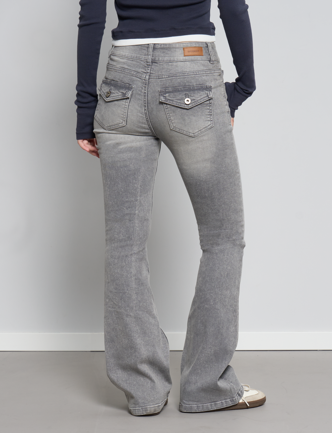 Jeans flare grigio retro