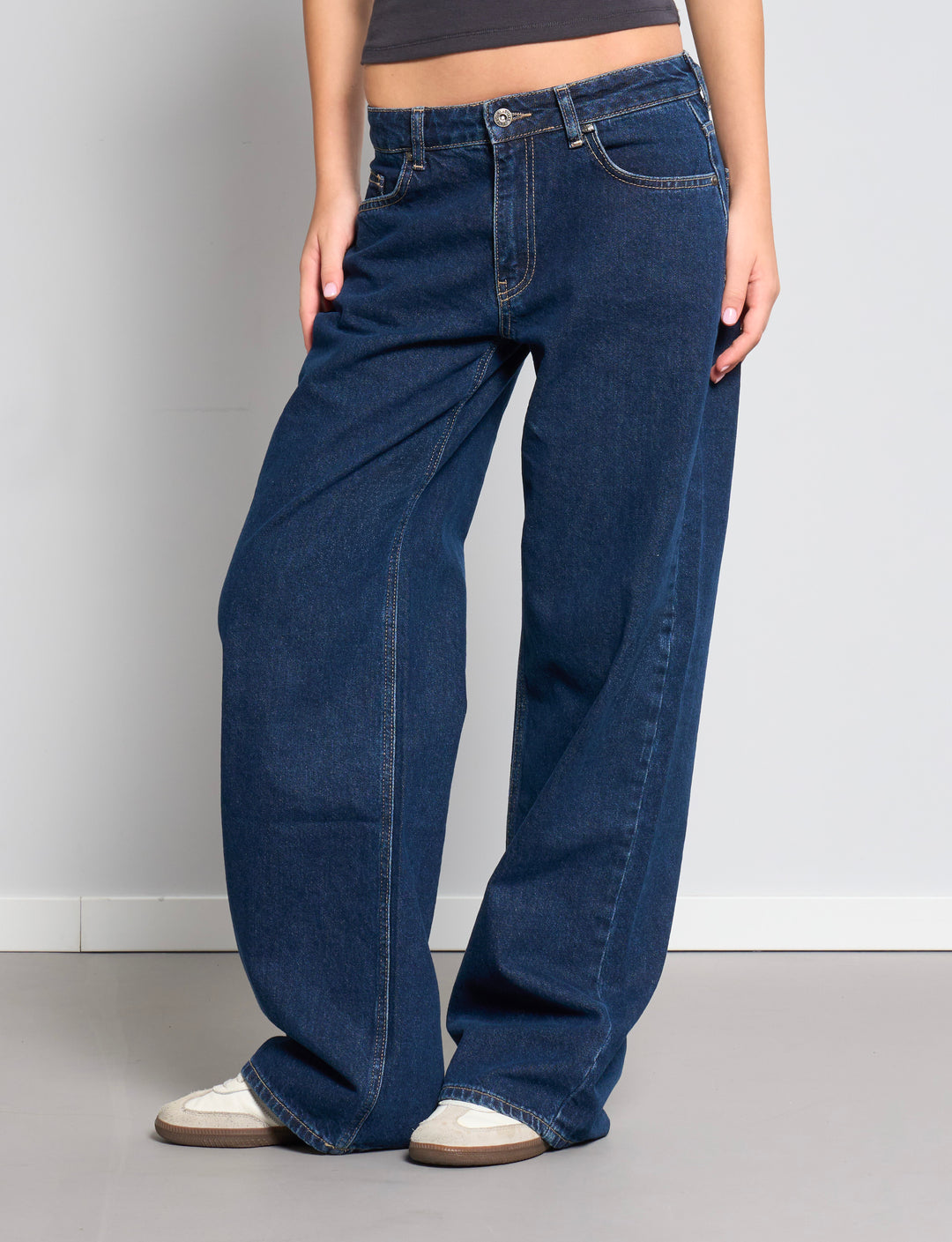 Jeans wide leg blu a vita media frontale