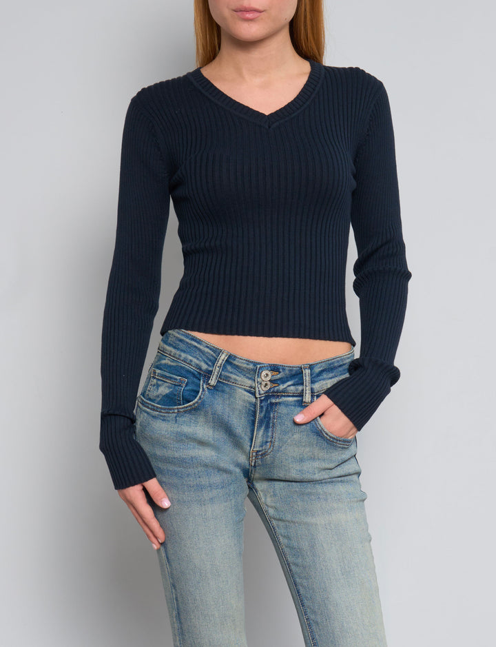 Maglia a costine blu navy con scollo a V frontale