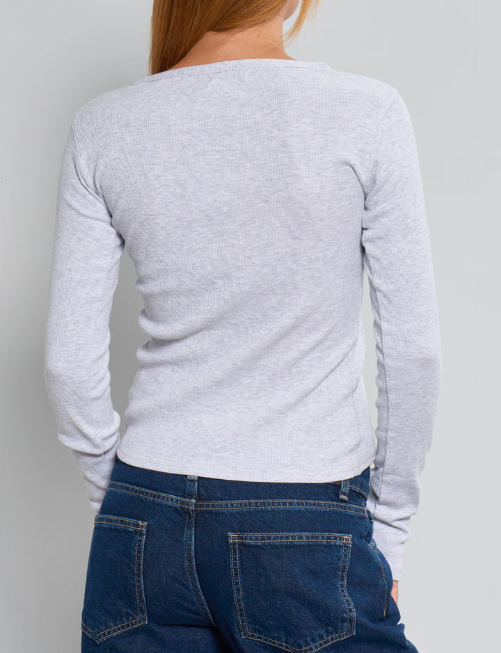 Maglia a maniche lunghe grigia a costine con bottoncini frontali retro