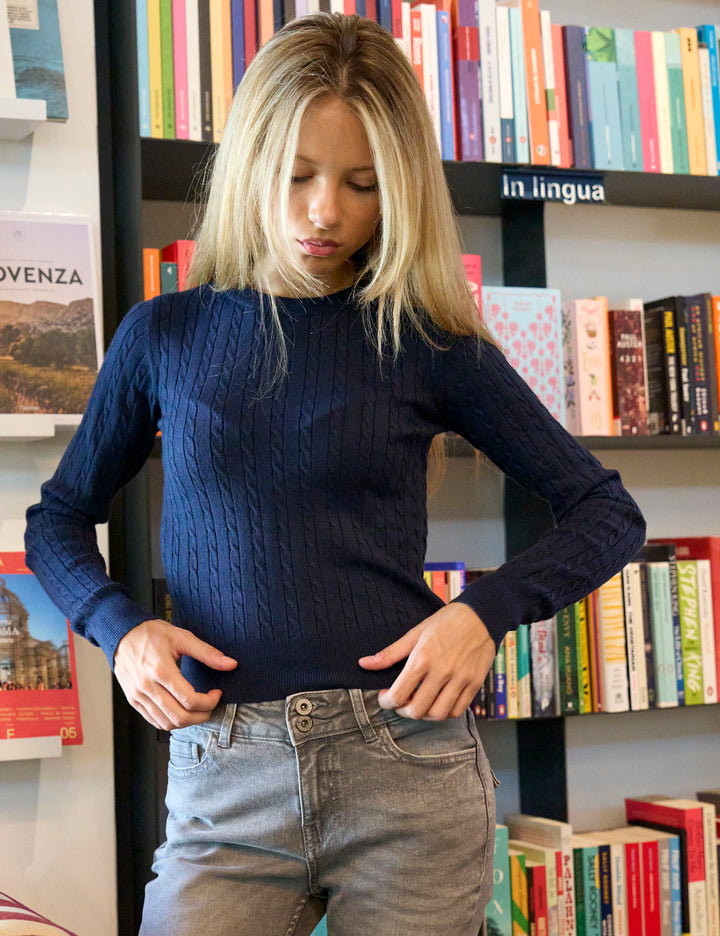 Maglia a trecce blu navy copertina