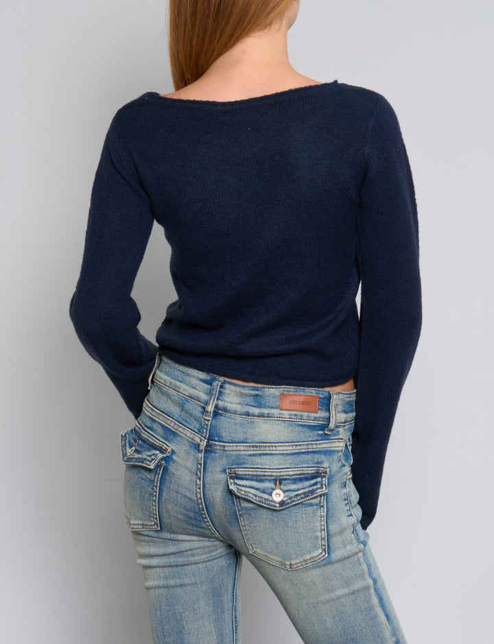 Maglia crop blu navy a maniche lunghe con ricamo orsetto retro