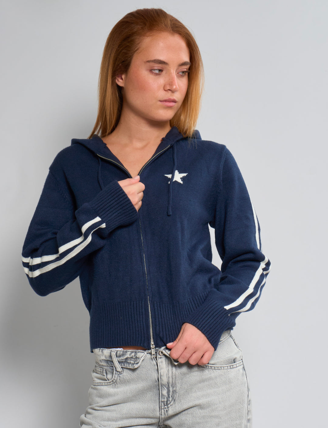Maglione blu navy in stile felpa con numero 09 e stella look