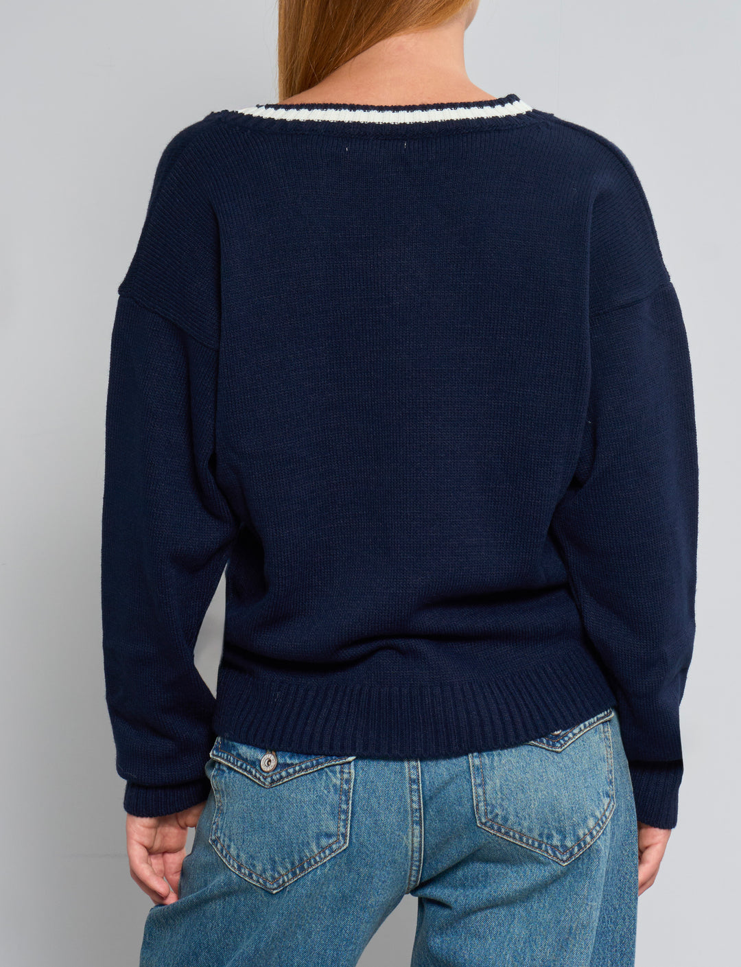 Maglione college blu navy con scritta Hamptons e numero 9 retro
