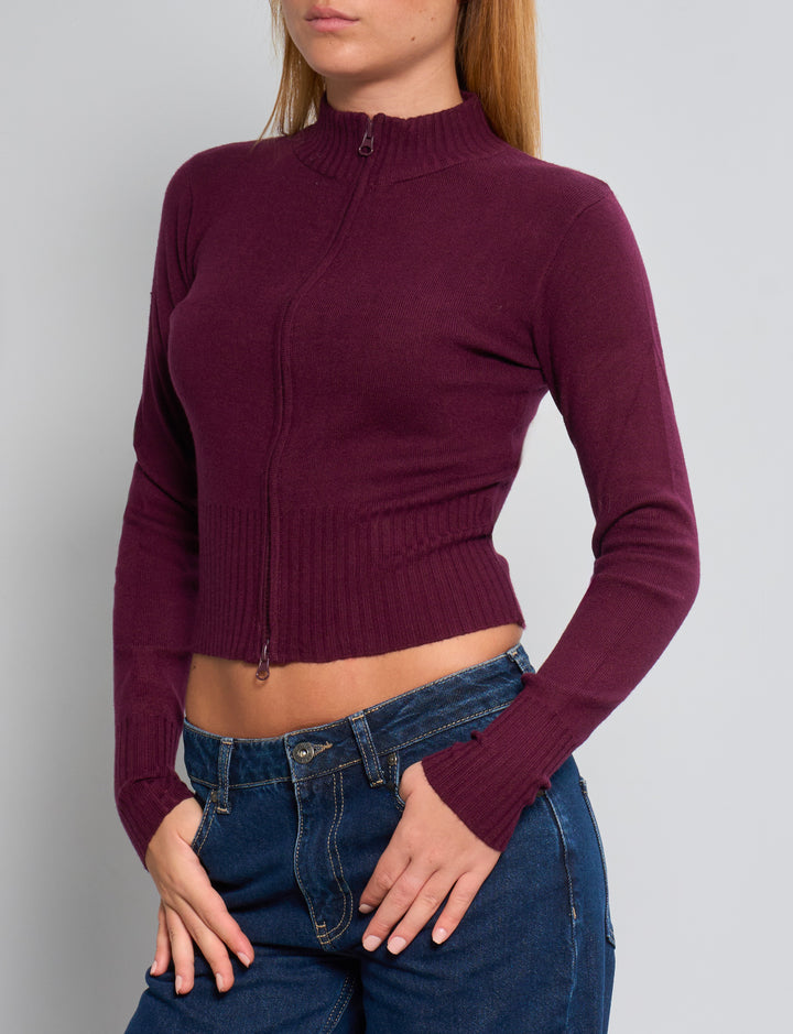 Maglione corto bordeaux con zip e collo alto frontale