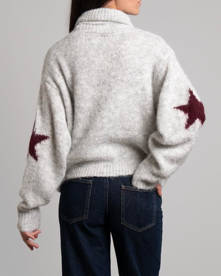 Maglione grigio con collo alto e scritta “SKI” retro