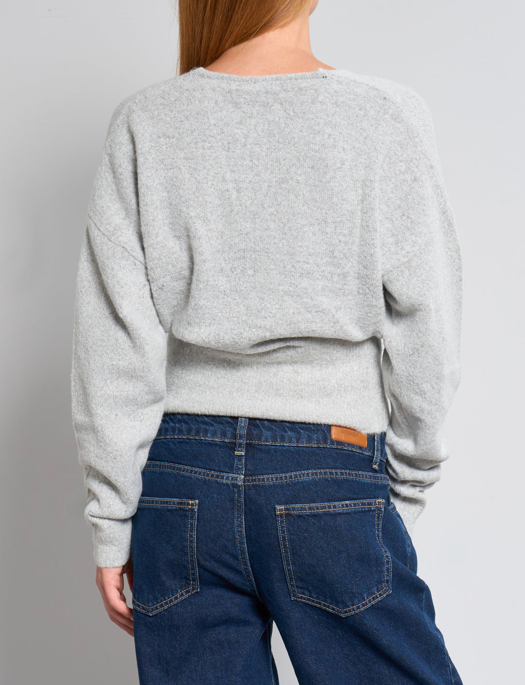 Maglione incrociato grigio retro