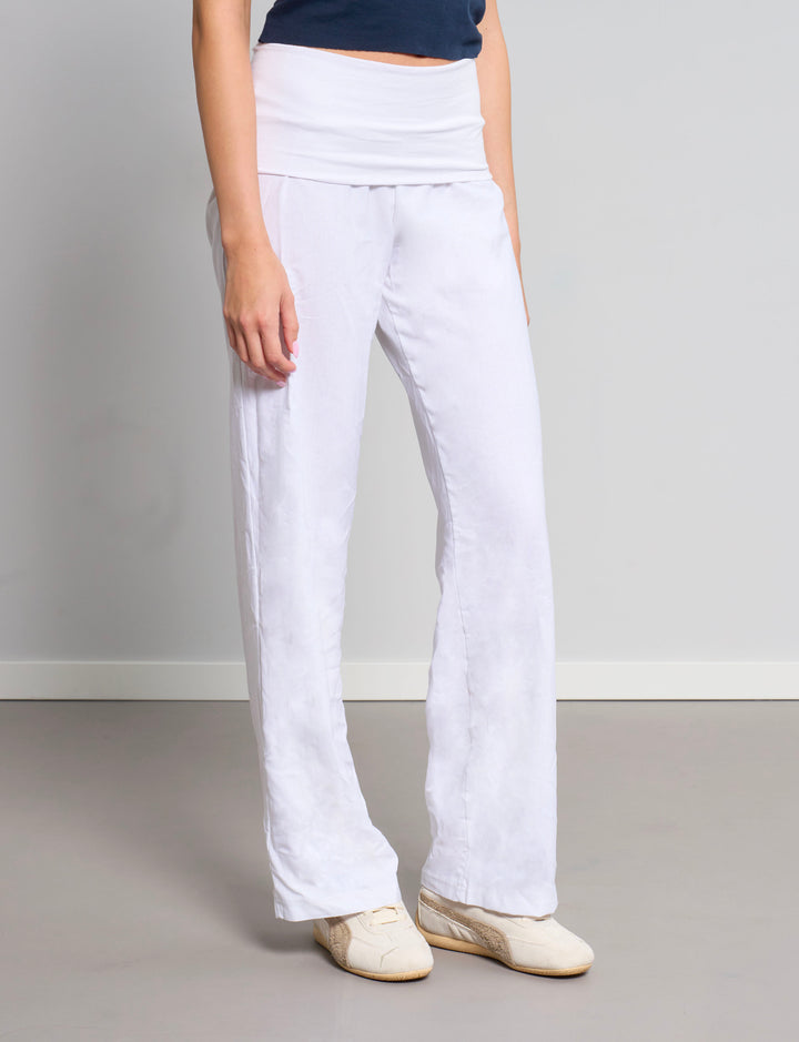 Pantalone bianco in lino con fascia frontale