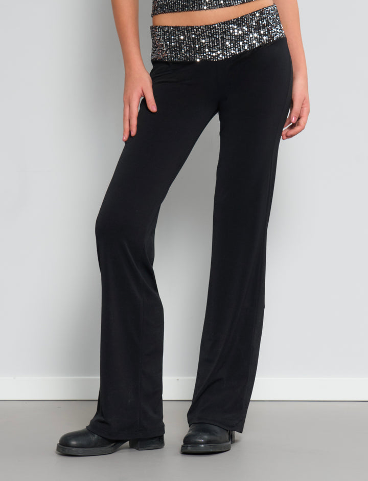 Pantalone con gamba svasata e fascia di paillettes in vita frontale
