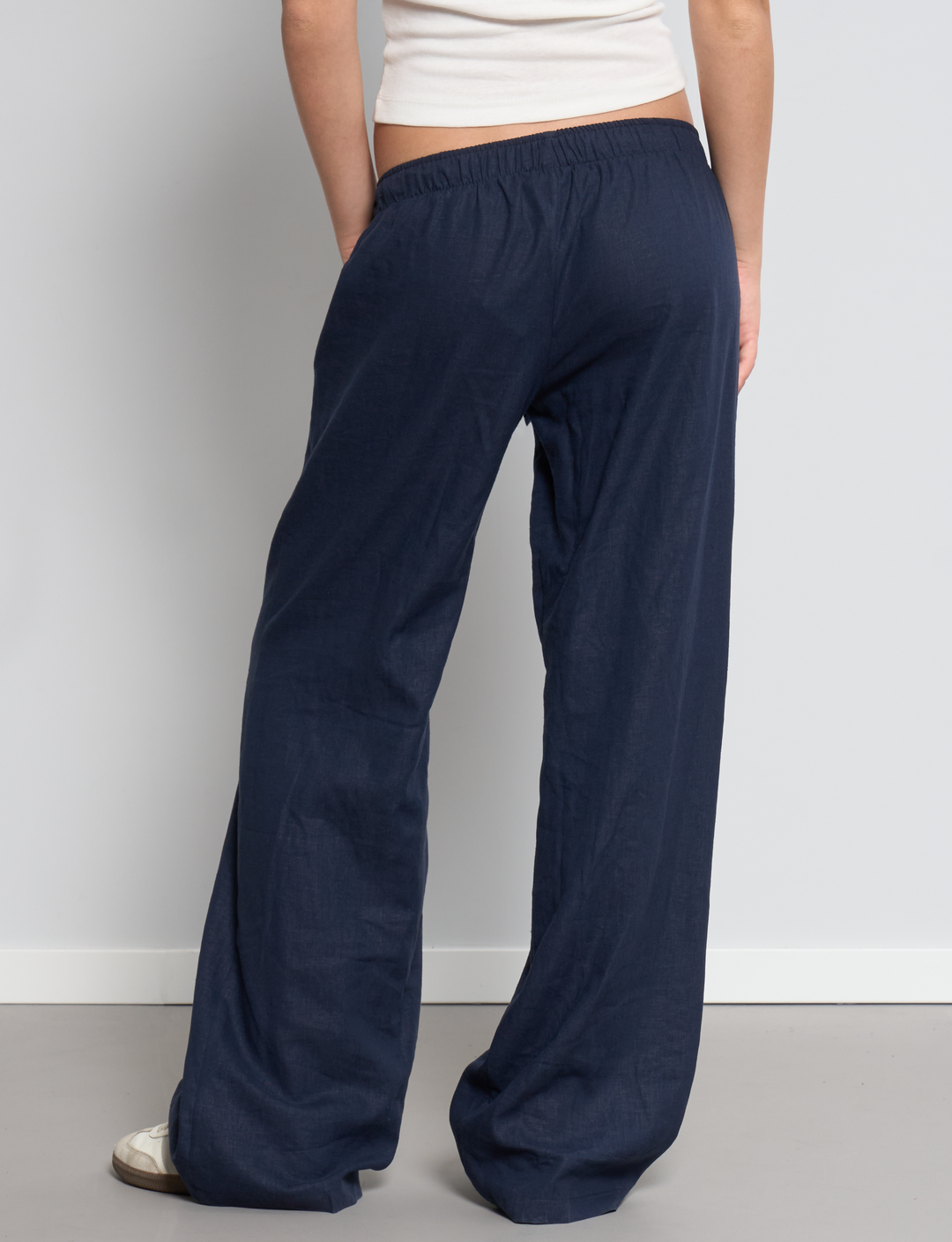 Pantalone in lino blu navy a palazzo retro