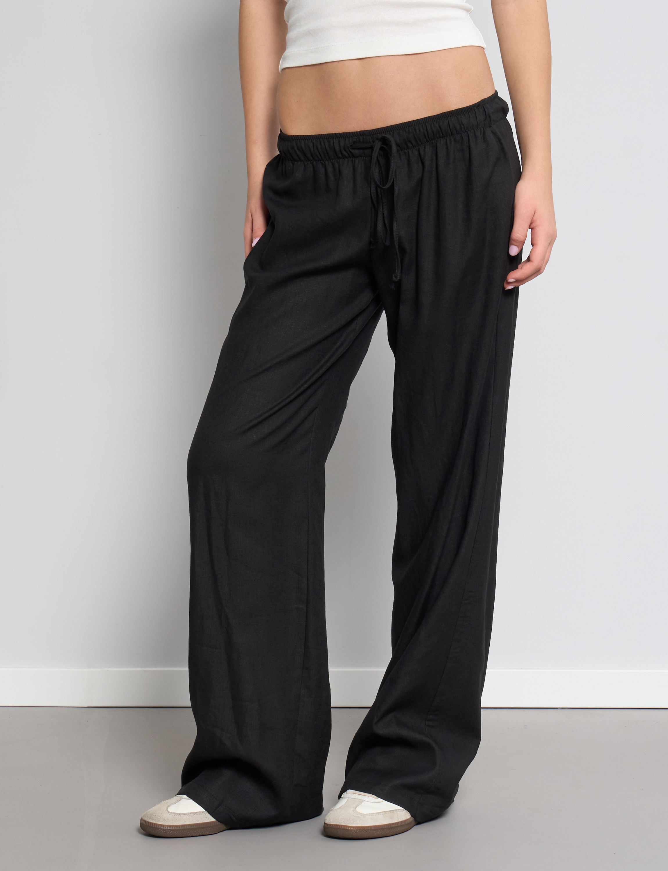 Pantalone in lino nero a palazzo